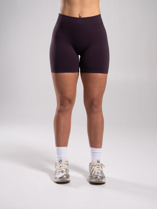 Pump Mid Rise Short - Black Garnet